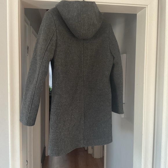 Women’s Coat - Picture 2 of 4